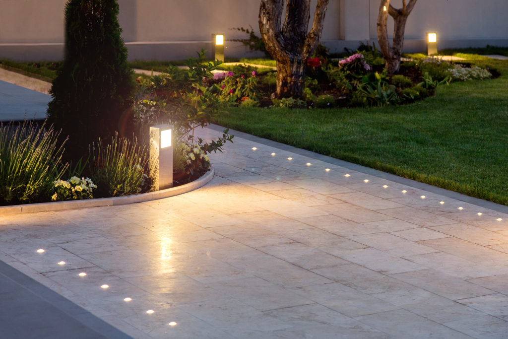 Garden Smart Lighting - Outdoor Cinema Lighting - smart outdoor lighting installed by mdfx within in west london