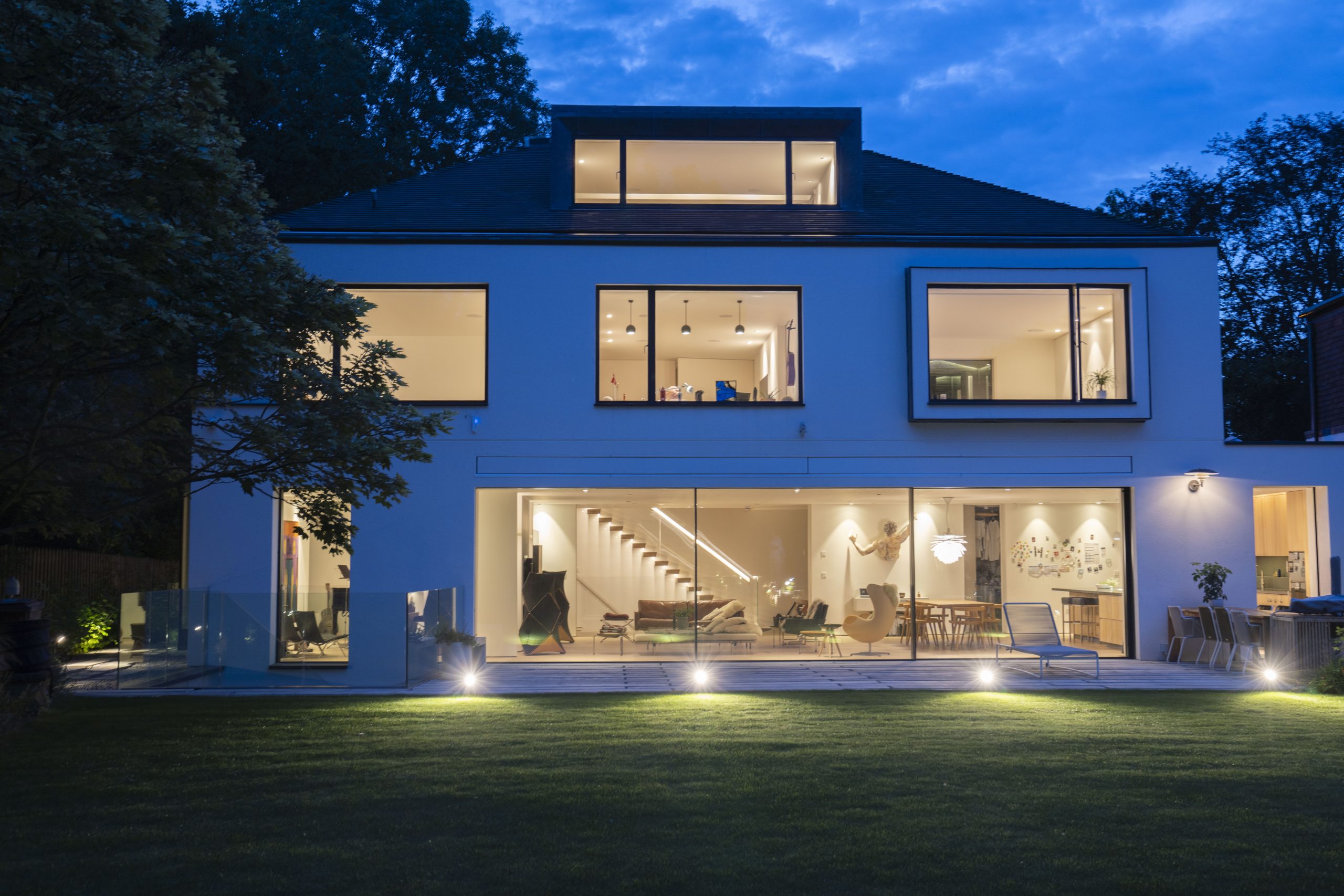 High end outlet exterior lighting